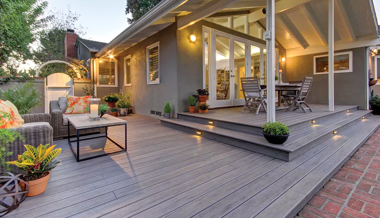 Spotlight_Decking_Feature3